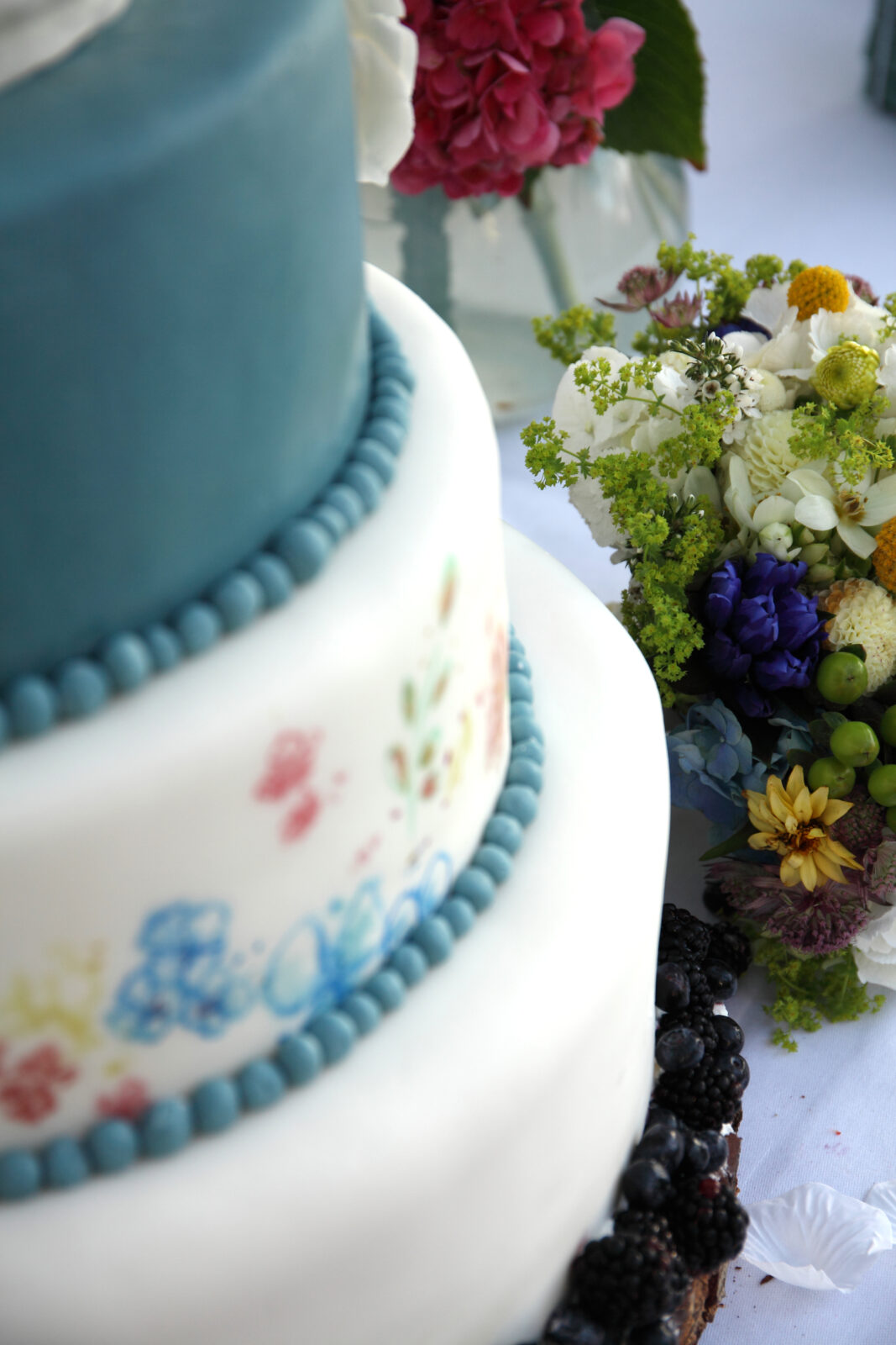 Fotograf für Goldene Hochzeit schießt Fotos von der Hochzeitstorte